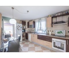 Casa amplia en 2 plantas en Ventas de Huelma.