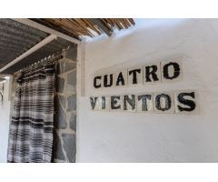 Casa rural con 300 olivos de riego y almendras