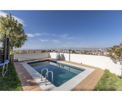 CHALET CON VISTAS IMPRESIONANTES EN EL SERRALLO