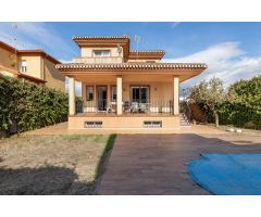 Estupenda vivienda en Urb. Los Chopos de Las Gabias