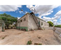 Gran oportunidad para negocio , y tener tu vivienda junto a tu negocio.