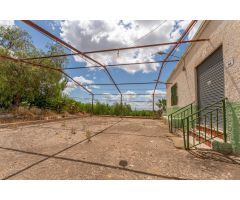 Gran oportunidad para negocio , y tener tu vivienda junto a tu negocio.