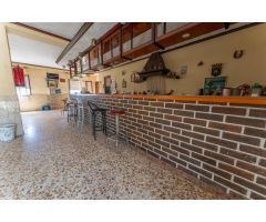 Gran oportunidad para negocio , y tener tu vivienda junto a tu negocio.