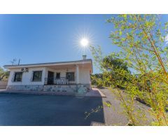 CHALET UBICADO EN PARAJE NATURAL DE SIERRA DE MARIOLA