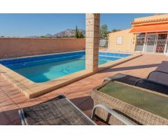 CHALET EN URBANIZACION LAS LOMAS