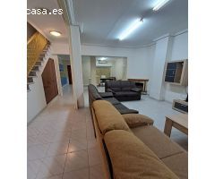 CASA INDEPENDIENTE EN ALQUILER EN ZONA REINA VICTORIA