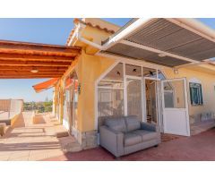 CHALET EN URBANIZACION LAS LOMAS