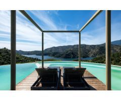 Villa de Lujo en Venta en Coristanco, Málaga