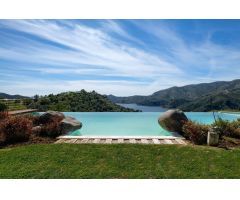 Villa de Lujo en Venta en Coristanco, Málaga