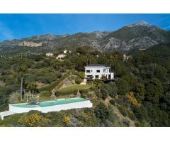 Villa de Lujo en Venta en Coristanco, Málaga