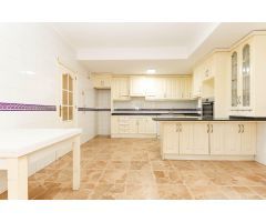 Espacioso piso en Torrevieja, Centro, venta