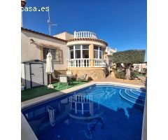CHALET CON PISCINA, SOLÁRIUM Y GARAJE