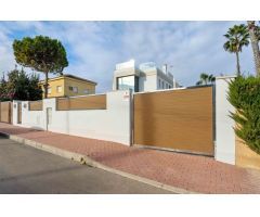 PRECIOS CHALET EN LOS BALCONES CON PISCINA PRIVADA Y GARAJE