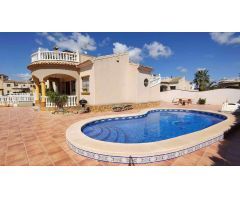 CHALET CON JARDÍN, ENTRADA PARA COCHE, SOLÁRIUM Y PISCINA JUNTO AL PARQUE NATURAL