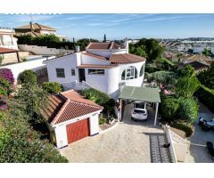 VILLA REFORMADA CON GRAN PARCELA, PISINA Y ENTRADA PARA COCHE EN CIUDAD QUESADA
