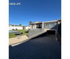 CHALET EN EL CENTRO DE LOS BALCONES CON PISCINA PRIVADA Y SÓTANO