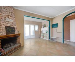 CHALET CON PISCINA Y AMPLIA PARCELA