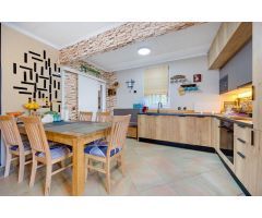 CHALET CON PISCINA Y AMPLIA PARCELA