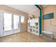 CHALET CON PISCINA Y AMPLIA PARCELA
