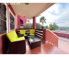 BUNGALOW CON JARDÍN PRIVADO Y PISCINA COMUNITARIA