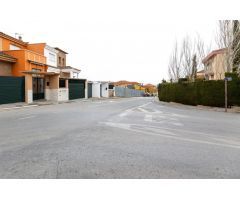 Venta de solar con proyecto de 2 casas pareadas en Ogíjares (Zona Lomalinda)