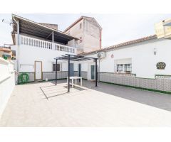 VIVIENDA EN PLANTA BAJA CON MÁS DE 300 METROS DE SOLAR