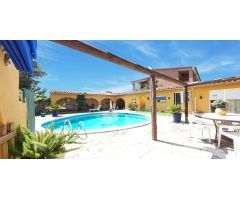 Chalet en Venta en Viladamat, Girona