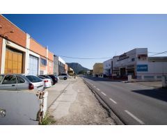 NAVES INDUSTRIALES CON DOBLE ENTRADA