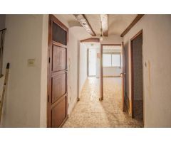 Casa para Reformar en Zona Céntrica y Tranquila