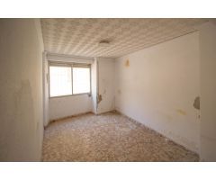 Casa para Reformar en Zona Céntrica y Tranquila