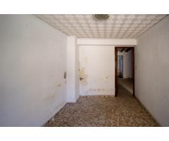 Casa para Reformar en Zona Céntrica y Tranquila