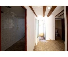 Casa para Reformar en Zona Céntrica y Tranquila
