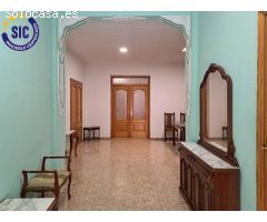 Planta baja con patio y garaje