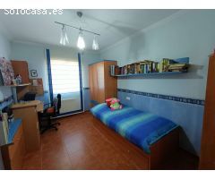Gran casa unifamiliar con 2 apartamentos separados cerca de Granada ciudad