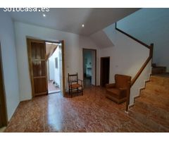 Gran casa histórica con mucho potencial...