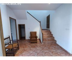 Gran casa histórica con mucho potencial...