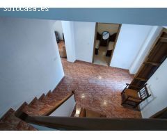 Gran casa histórica con mucho potencial...