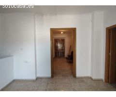 Gran casa histórica con mucho potencial...