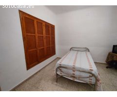 Gran casa histórica con mucho potencial...