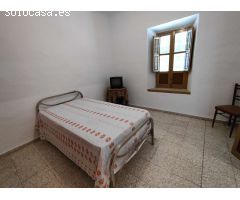 Gran casa histórica con mucho potencial...