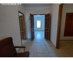 Gran casa histórica con mucho potencial...