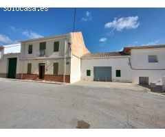 Gran casa histórica con mucho potencial...