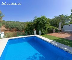Preciosa casa de campo con piscina, jardín y bonitas vistas.
