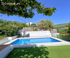 Preciosa casa de campo con piscina, jardín y bonitas vistas.