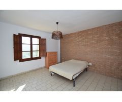 MAGNÍFIICA CASA DE CAMPO CON ESTUPENDAS ZONAS DE RECREO