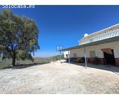 Casa de pueblo rústica con vistas espectaculares y 4 parcelas edificables