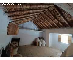 Casa de pueblo rústica con vistas espectaculares y 4 parcelas edificables