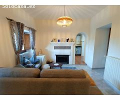 Casa rural independiente con piscina privada y olivos