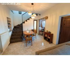 Casa rural independiente con piscina privada y olivos