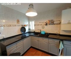 Casa rural independiente con piscina privada y olivos